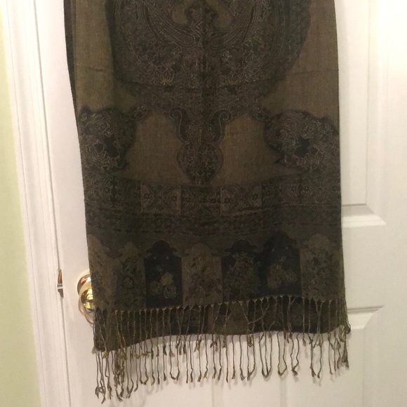 Scarf - Picture 3 of 3